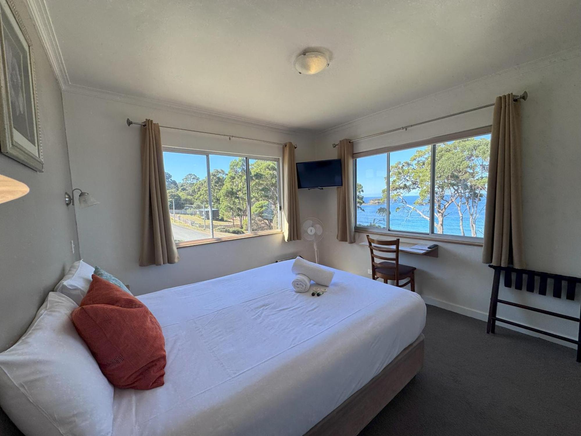 Lufra Beachside Hotel Eaglehawk Neck Chambre photo